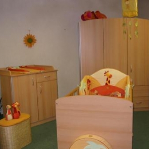  399 euros Chambre 3 portes commode  plan langer et lit 