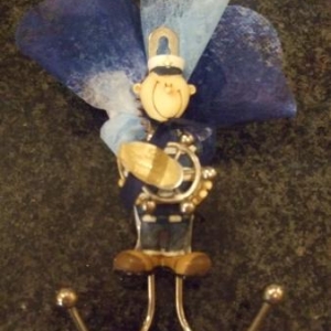 Garcon marin porte essuie 3.24 euros ahut 11.5 cm larg 4 cm