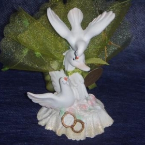 colombes et petite colombe 2.39 euros 9 cm