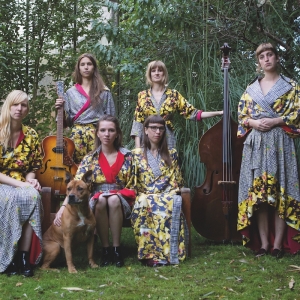 Dans la salle "Tambour", avec six musiciennes gantoises