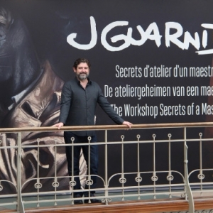 Le dessinateur Juanjo Guarnido au vernissage de son expo, au © « CBBD »/2020-2021