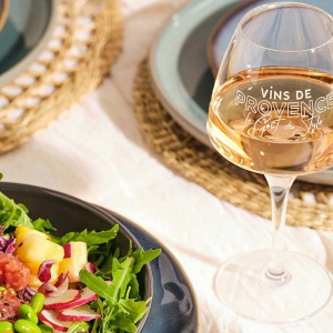 Un bon rosé de Provence © « Conseil Interprofessionnel des Vins de Provence »