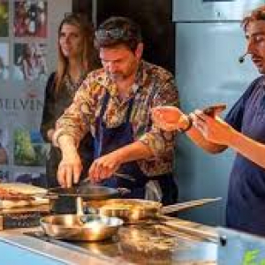 La cuisine à 4 mains, à 12h, sous la « Tente des Chefs » © « Epicuriales »/2015