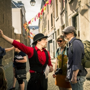 Le théâtre de rues en chapeau melon des « Bonimenteurs » © « Grapher & Co »