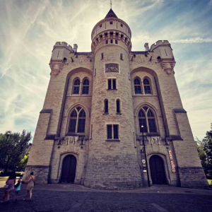La "Porte de Hal" au XXIè siécle © « KMKG-MRAH »