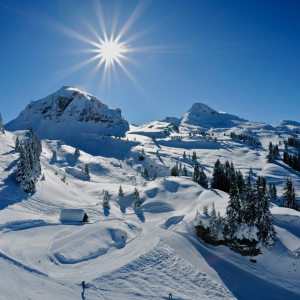 « Domaine skiable de Châtel », en Haute-Savoie, partenaire du « Village de Noël » ⓒ J.-F. Vuarand