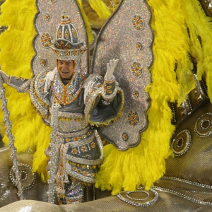 A Rio, en sa qualité de "Destaques" de l' « Ecole de Samba Primeira de Mangueira » © Alain Taillard