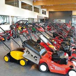 Arnold HOFFMANN : tracteurs - tondeuses