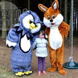 Mr Hibou et son ami Mr Lapin à la tyrolienne