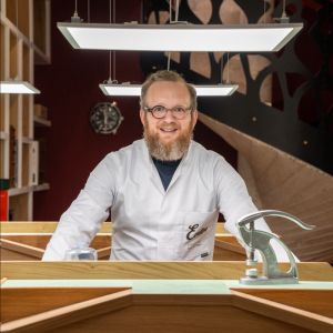 Gilles Clavareau, l'Artisan du Temps :  "concept horloger" : Eveline