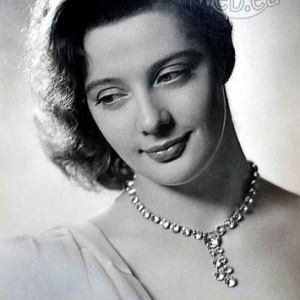 La Belle Yvette - 7046