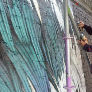   Adele Renault  peint un pigeon à Liège