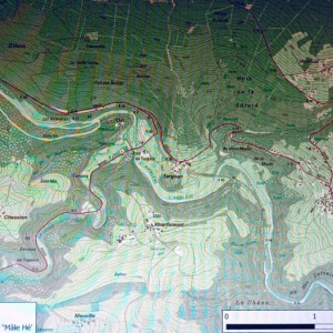 Mâle Hé sur la gauche Mâle Hé sur la gauche