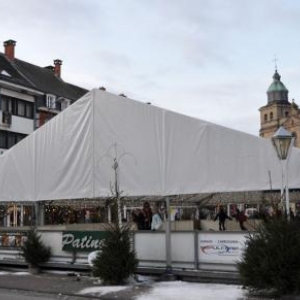 09.12.2011 au 08.01.2012 Patinoire au centre ville 09.12.2011 au 08.01.2012 Patinoire au centre ville