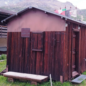 La cabane et le système de transport