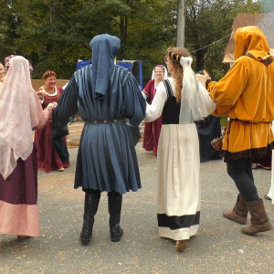 Le groupe de danses médiévales " Les Baladins de Taillevent" Le groupe de danses médiévales " Les Baladins de Taillevent"