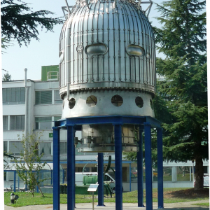 Le CERN ( frontière franco - suisse / photo : F. Detry )