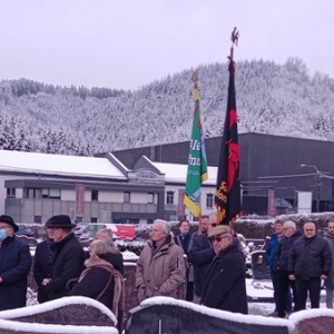 La Royale Malmédienne et le Royal Club Wallon au cimetière ( Photo : François DETRY )