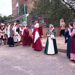 Le groupe de danses médiévales " Les Baladins de Taillevent" Le groupe de danses médiévales " Les Baladins de Taillevent"