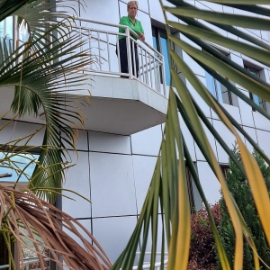 Le cadeau de saint Nicilas : l'arrivée de Madame Le cadeau de saint Nicilas : l'arrivée de Madame