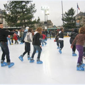 09.12.2011 au 08.01.2012 Patinoire au centre ville 09.12.2011 au 08.01.2012 Patinoire au centre ville