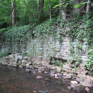 Etat des lieux  : protection de berges  ( photo : Crambleve )