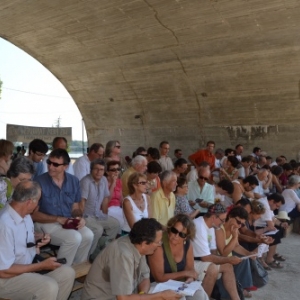 Les spectateurs sous le pont Daladier