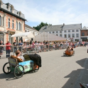 Fete des genets a Gedinne : course de voitures a pedales