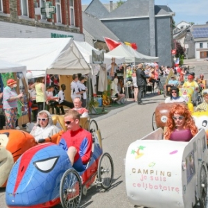 Fete des genets a Gedinne : course de voitures a pedales