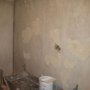 Plafonnage non adherent