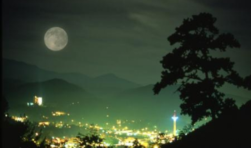 (c) City of Gatlinburg Dept. of Tourism