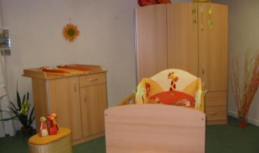 399 euros Chambre 3 portes commode plan langer et lit 399 euros Chambre 3 portes commode plan langer et lit