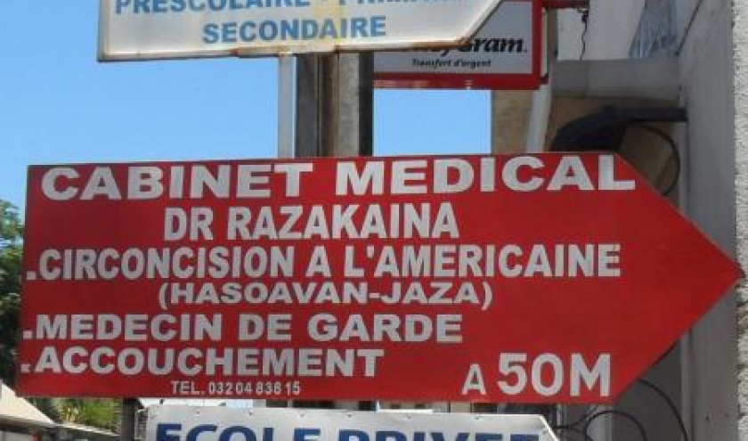Un panneau tel que ceux qu'affichent de nombreux cabinets de docteurs