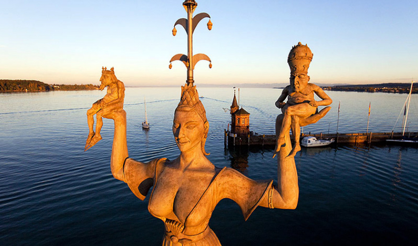 « Impéria », à l’entrée du port de Constance © Photo : Achim Mende