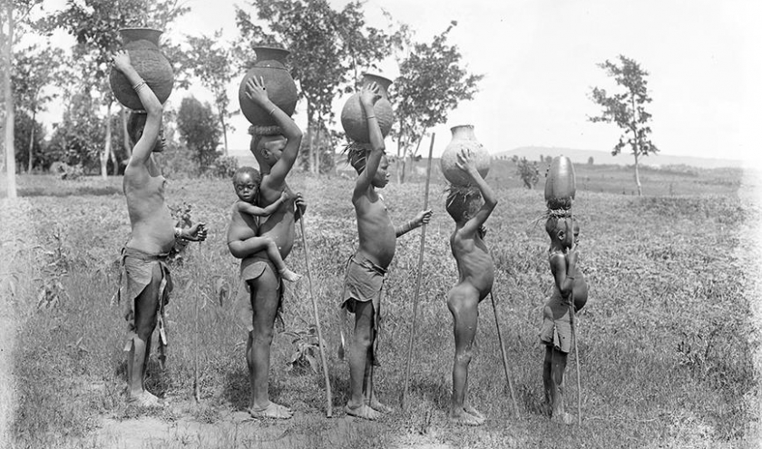 "Retour de la Fontaine"/1926 © Joseph Dardenne © "MusAfrica"