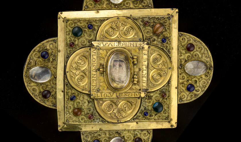Phylactère de saint Hubert (Hugo d'Oignies), au "Musée de Cluny", à Paris © "Fond. Roi Baudouin"/"SAN"