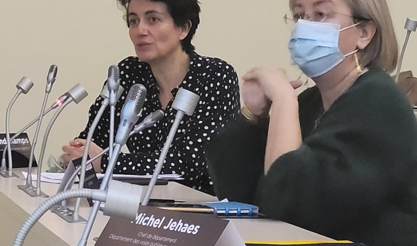 Aux côtés de Stéphanie Scailquin, l'intervention de Patricia Granchamps © Murielle Lecocq