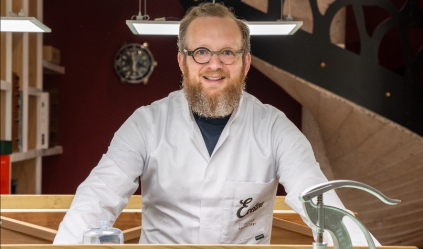 Gilles Clavareau, l'Artisan du Temps :  "concept horloger" : Eveline