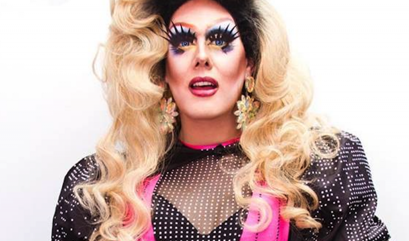 RITA BAGA, de son vrai nom Jean-François Guevremont, est une drag queen