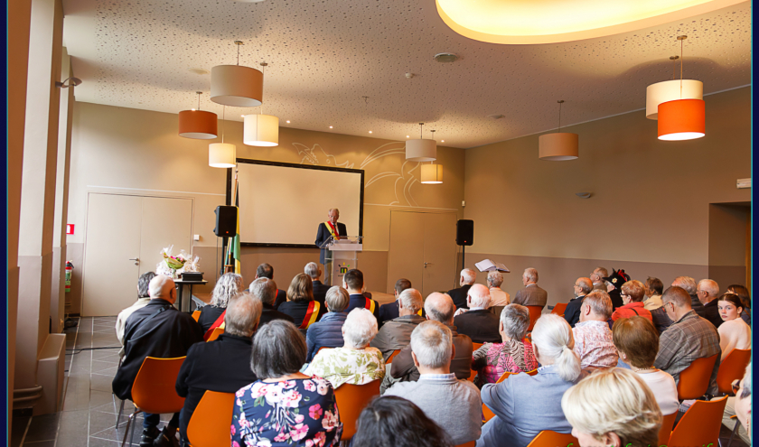 Intervention de l'Echevin de la culture  ( photo Denis Dosquet )