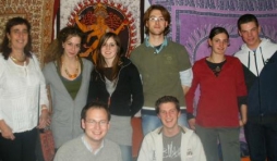 le "noyau" du groupe solidaire de l'Inde: Régine Xhauflaire, Anny Dislaire, Carole Brouwers, Etienne Marechal, Sophie Otte, Benjamin. 
