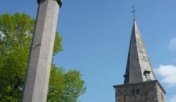 Le perron et le clocher tors de sart