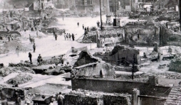 La Place Albert apres les bombardements de decembre 1944